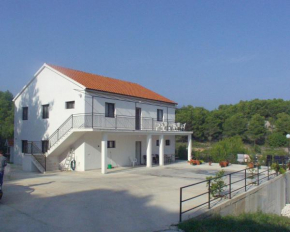 Apartments with a parking space Sutivan, Brac - 747